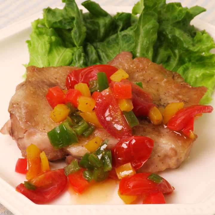 鶏肉のパプリカソースがけ
