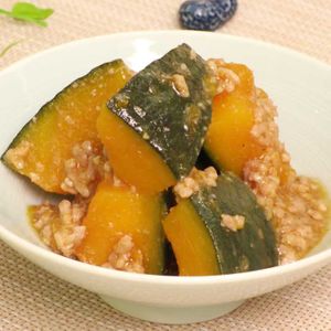 「かぼちゃとひき肉の甘辛煮」のレシピ動画
