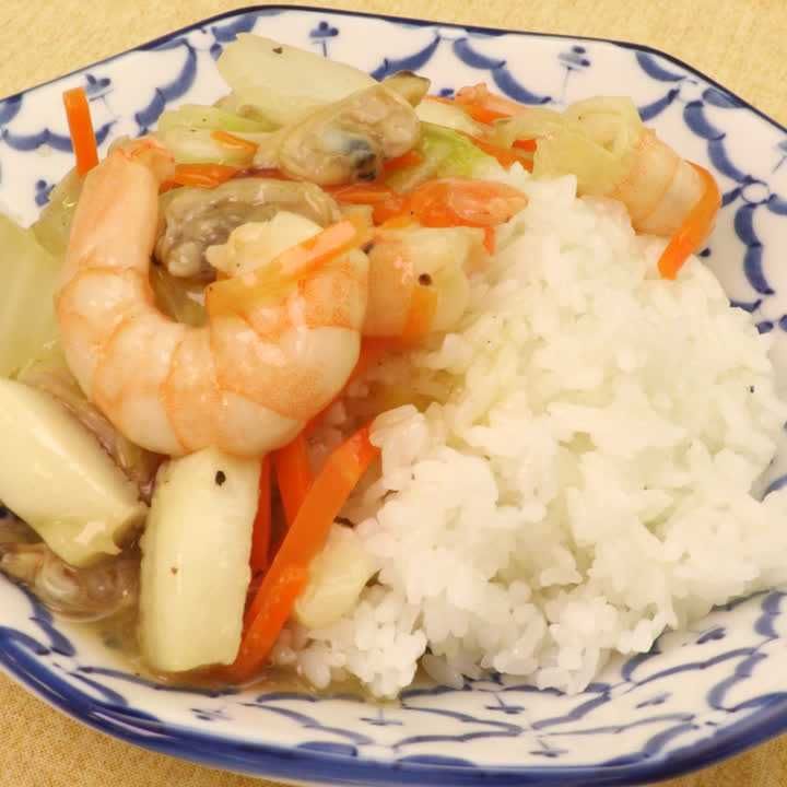手軽にボリューミー♪ 海鮮中華丼のレシピ動画・作り方 | デリッシュキッチン