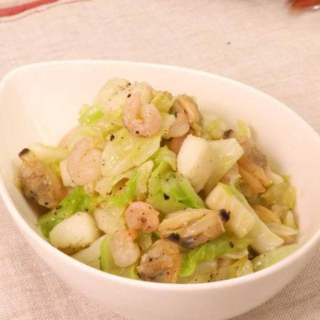 ささっと簡単 キャベツとシーフードのオイル蒸しのレシピ動画 作り方 Delish Kitchen