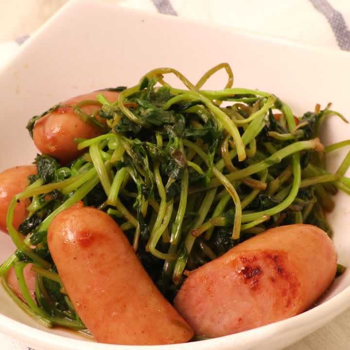 豆苗とソーセージの中華炒め