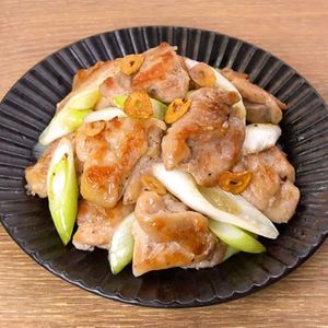 「鶏もも肉のねぎ塩炒め」のレシピ動画