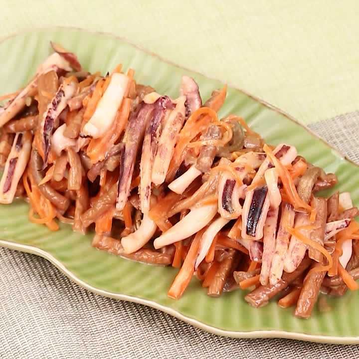 ぜんまいとイカのマヨ炒め