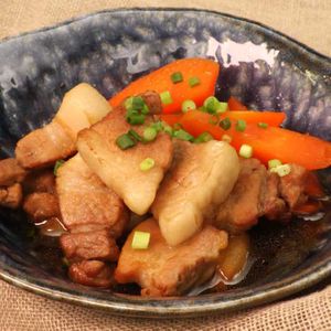 にんじんと豚バラの煮物