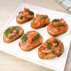 「トマトと生ハムのブルスケッタ」のレシピ動画