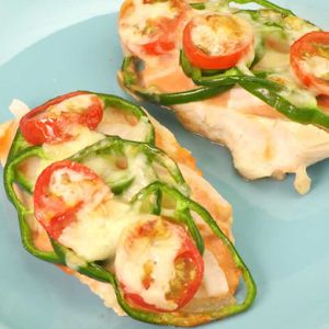 「サラダチキンピザ」のレシピ動画