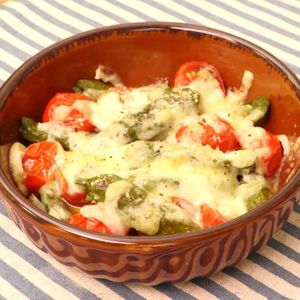 「ししとうとミニトマトのチーズ焼き」のレシピ動画