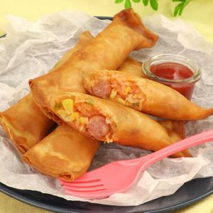 ケチャップライスの春巻きスティック