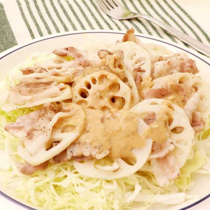 豚肉とれんこんのごまヨーグルトサラダ