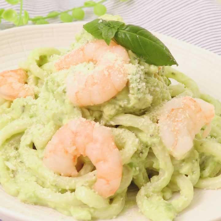 えびとアボカドうどん