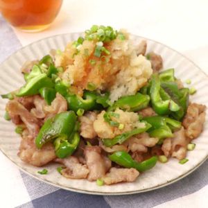 「豚バラとピーマンのおろしポン酢」のレシピ動画
