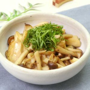 「しめじのバターポン酢炒め」のレシピ動画
