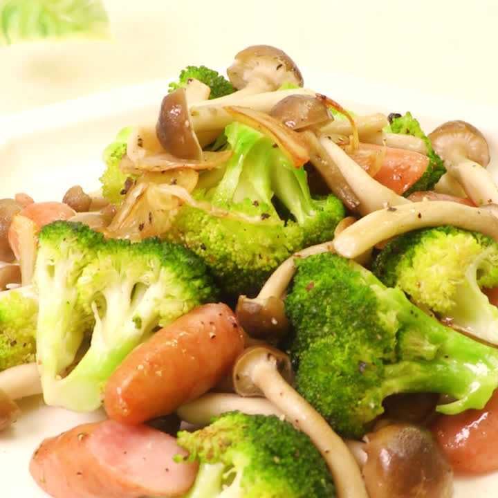 しめじとソーセージのガーリックソテー