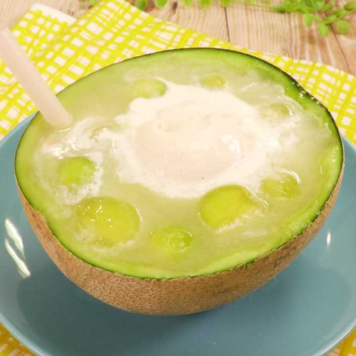 丸ごとメロンクリームソーダ