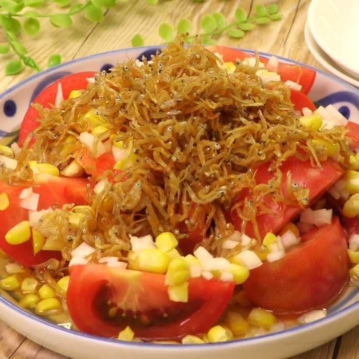 とうもろこしとトマトのじゃこサラダ