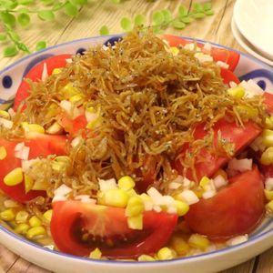 とうもろこしとトマトのじゃこサラダ