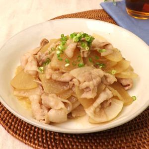 「豚バラと大根の甘辛炒め」のレシピ動画