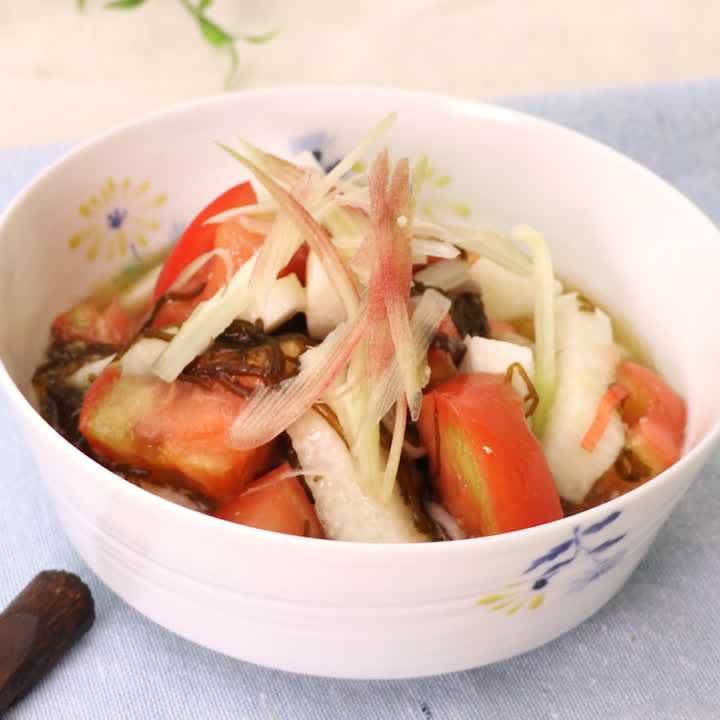 トマトともずくの酢の物