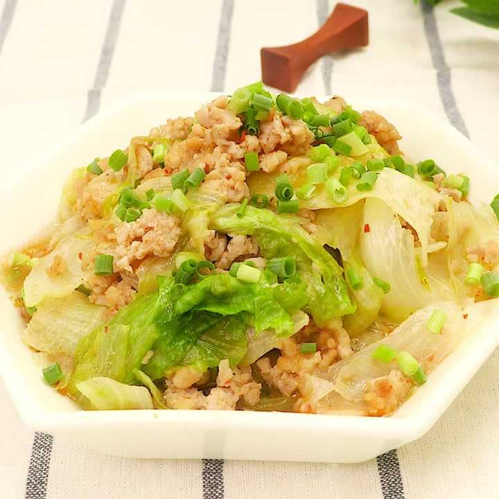 ピリ辛が食欲そそる レタスのピリ辛そぼろ炒めのレシピ動画 作り方 Delish Kitchen ピリ辛が食欲そそる レタスのピリ辛そぼろ炒めのレシピ動画 作り方 Delish Kitchen