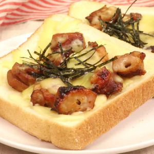 焼き鳥で照り焼きトースト
