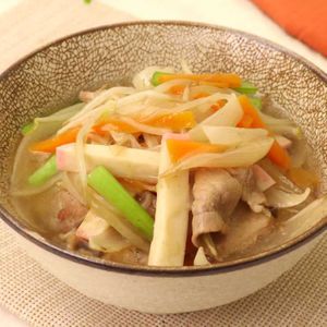 「サンマー麺風うどん」のレシピ動画