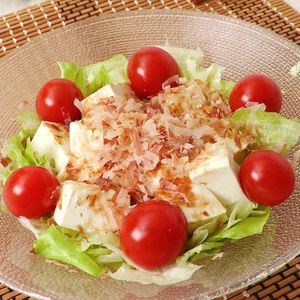 「レタスと豆腐のおかかサラダ」のレシピ動画