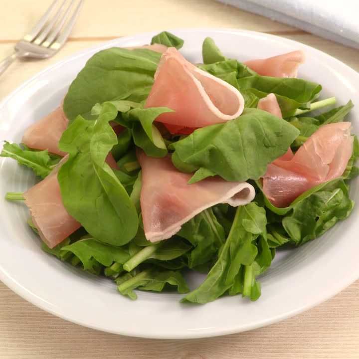 生ハムとルッコラのサラダ