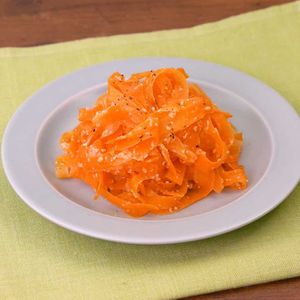 にんじんの粉チーズサラダ