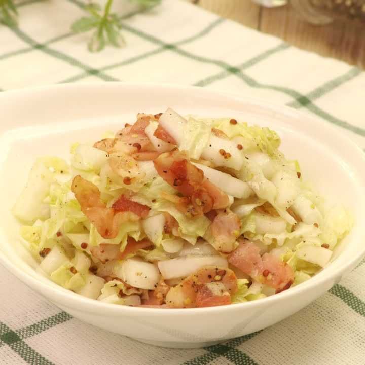 白菜とベーコンのピリ辛サラダ