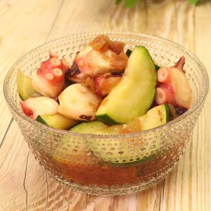 たことズッキーニの梅ドレあえ