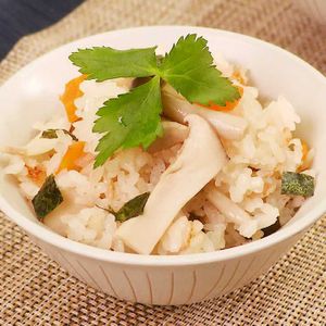 「まつたけ風炊き込みご飯」のレシピ動画