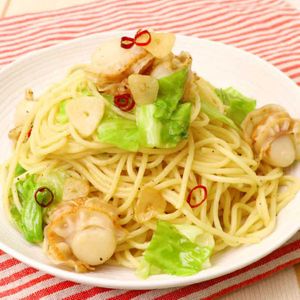 「ホタテとキャベツのペペロンチーノ」のレシピ動画