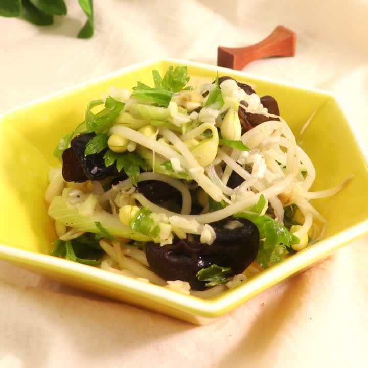 セロリとキクラゲのねぎ塩だれ