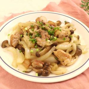 「玉ねぎときのこのバター醤油炒め」のレシピ動画