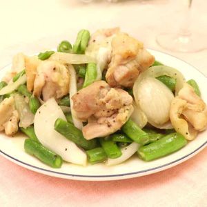 「鶏肉といんげんのマヨネーズ炒め」のレシピ動画