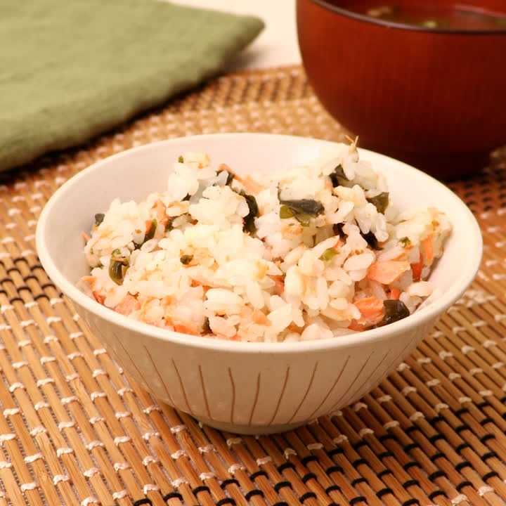 塩鮭のわかめごはん