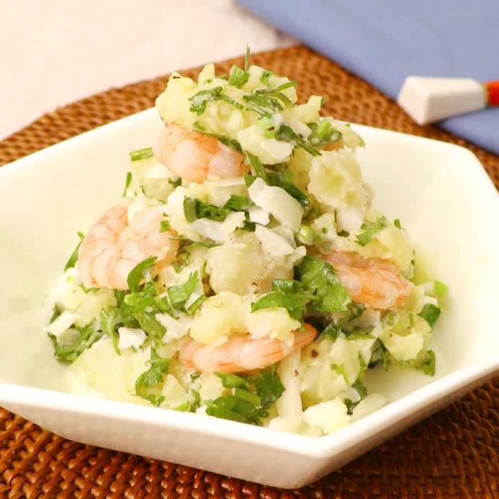 パクチーたっぷり エスニックポテトサラダのレシピ動画 作り方 Delish Kitchen