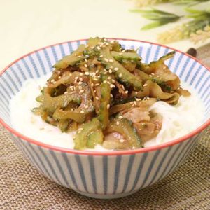 ゴーヤと豚肉のごまみそ豆乳そうめん