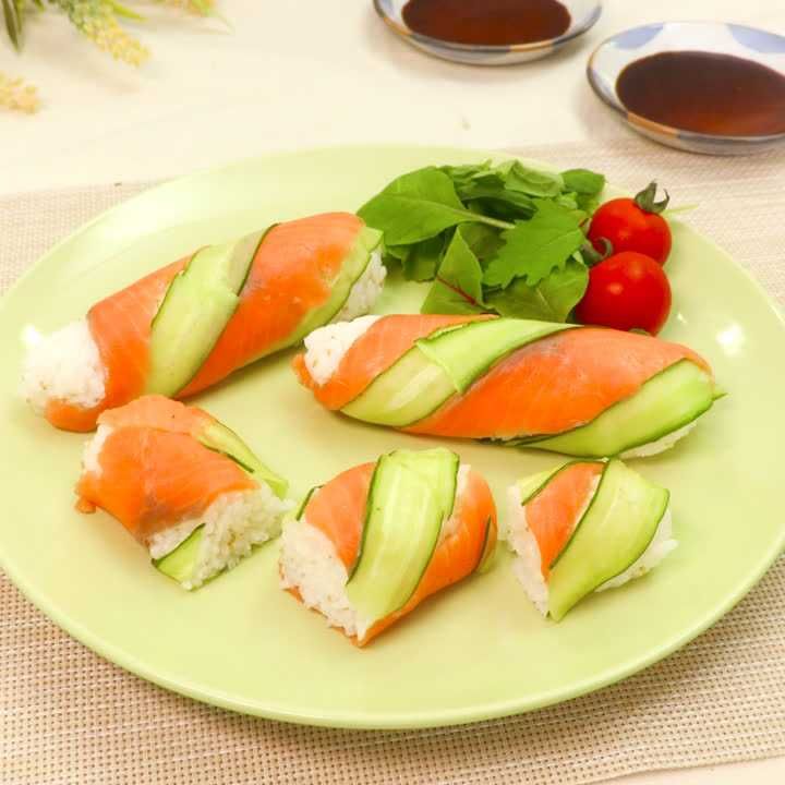 きゅうりとサーモンのスティックおにぎり