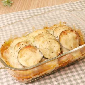 「ズッキーニのミートソースチーズ焼き」のレシピ動画