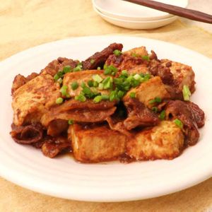 「豚肉と豆腐のにんにく味噌炒め」のレシピ動画