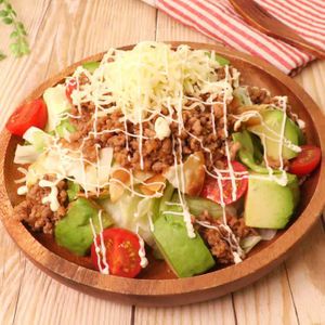 「タコス風レタスサラダ」のレシピ動画