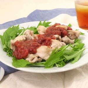 「蒸し鶏もも肉の梅ソース」のレシピ動画