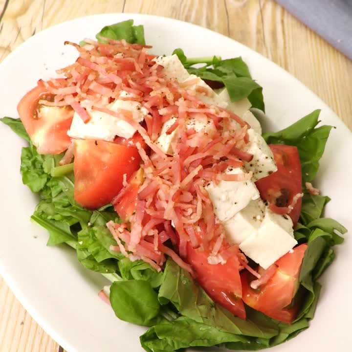 カリカリベーコンと豆腐のサラダ