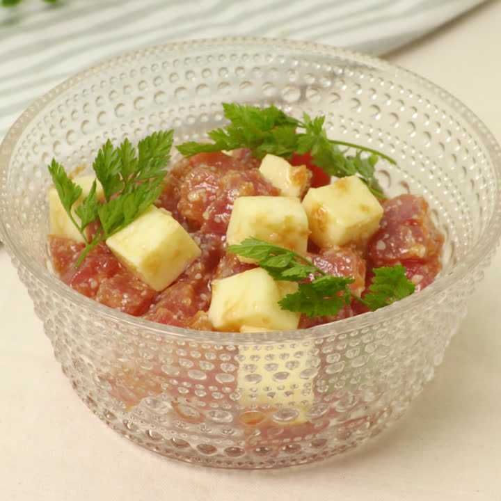 マグロとチーズの梅和え