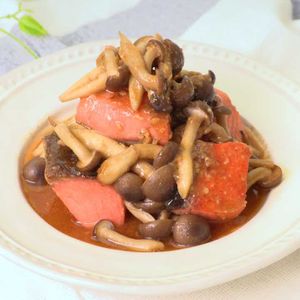 「しめじと鮭の味噌バター炒め」のレシピ動画