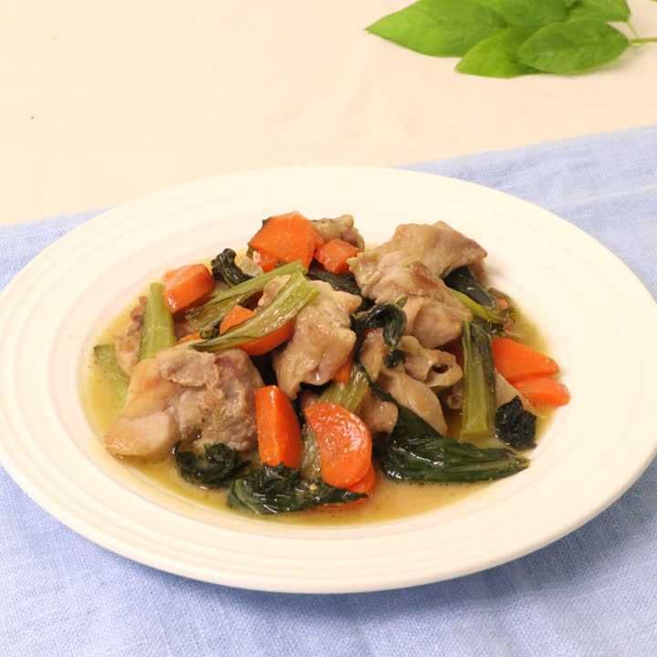 鶏肉とチンゲン菜のみそバター蒸し