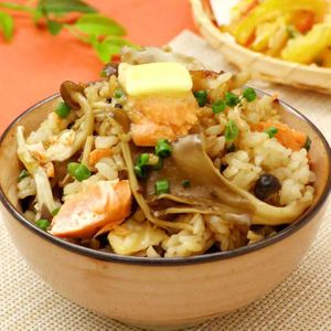 「鮭ときのこのバタポン炊き込みご飯」のレシピ動画