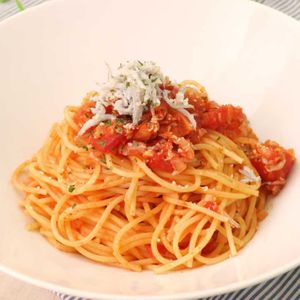 「しらすのトマトソースパスタ」のレシピ動画