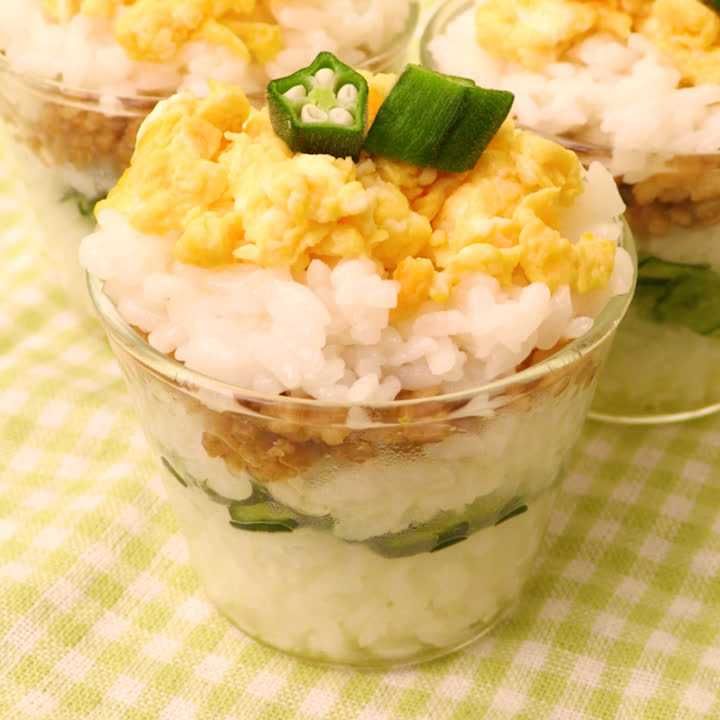 鶏そぼろのカップちらし寿司